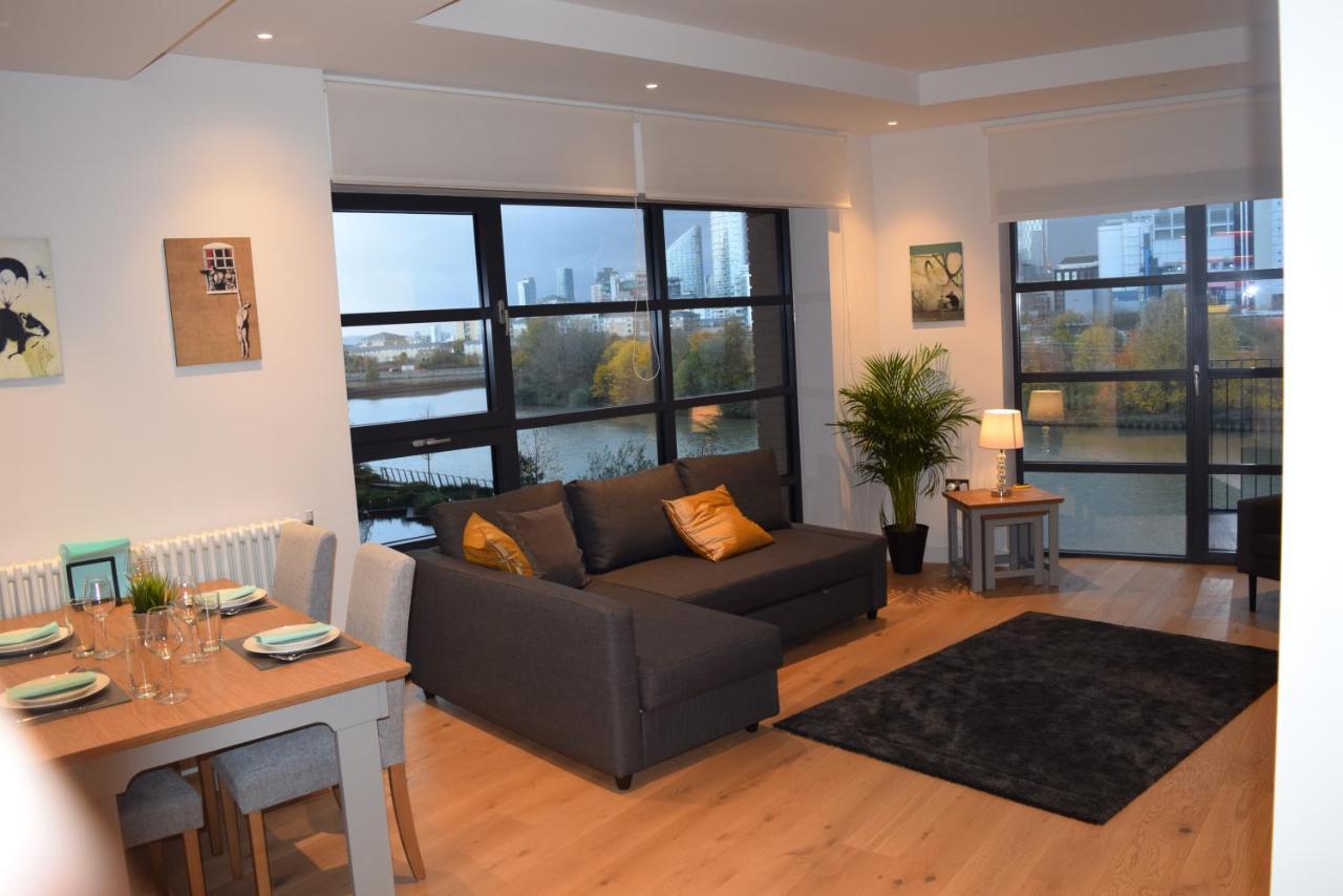 London City Island 3 Bedroom Luxury Apartments, Canary Wharf 1