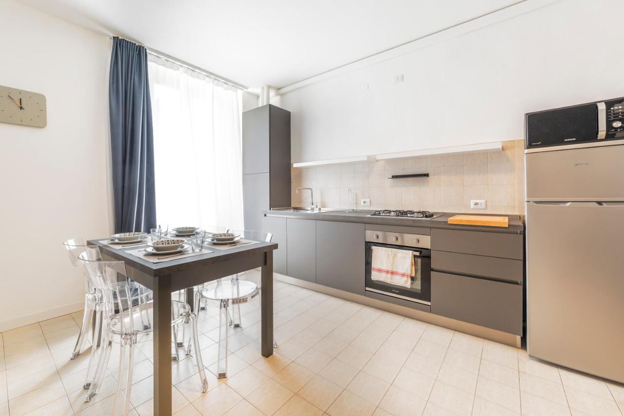 Roomy Apartment Close To Subway M5!