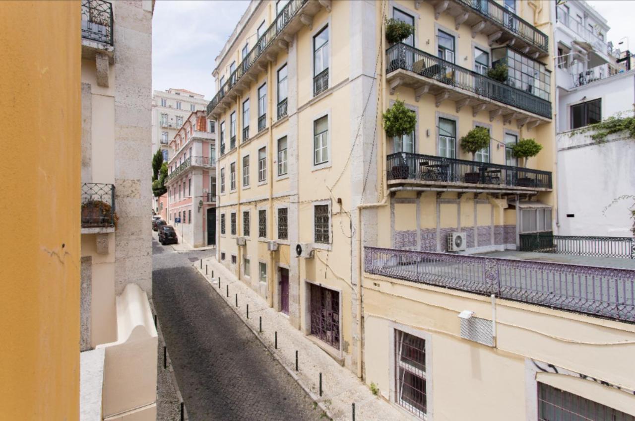 Beautiful 3-Story House in Chiado with a 40m² Private Terrace 1