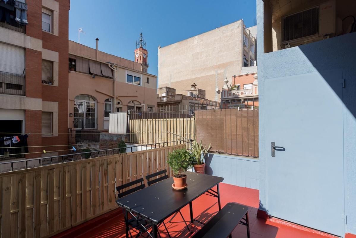 Oasis with a Sunny Terrace in the Heart of Gracia
