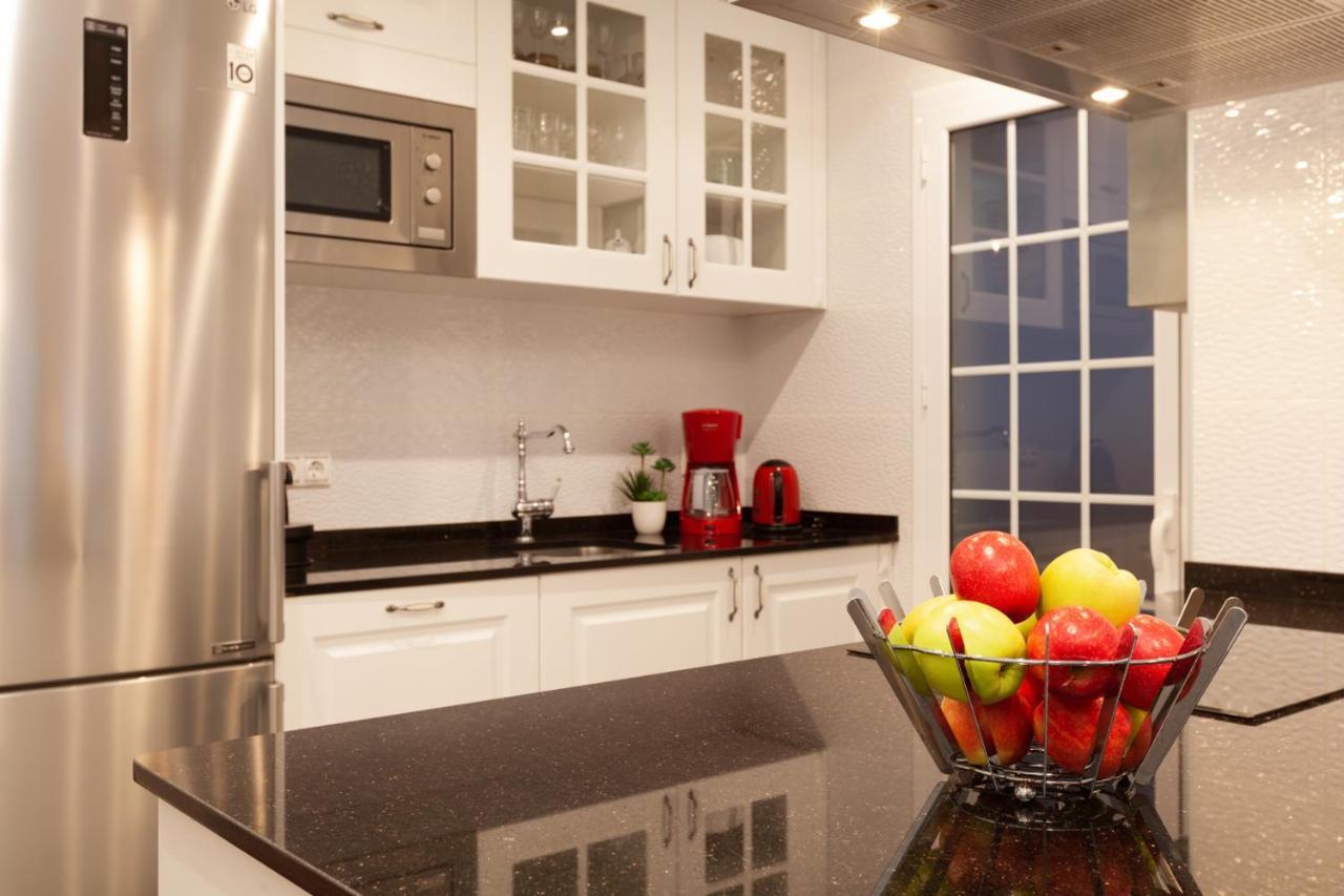 Rambla Poblenou&Mar Bella Beach 2