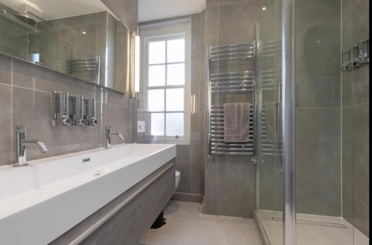 Hyde Park Studio Flats 2