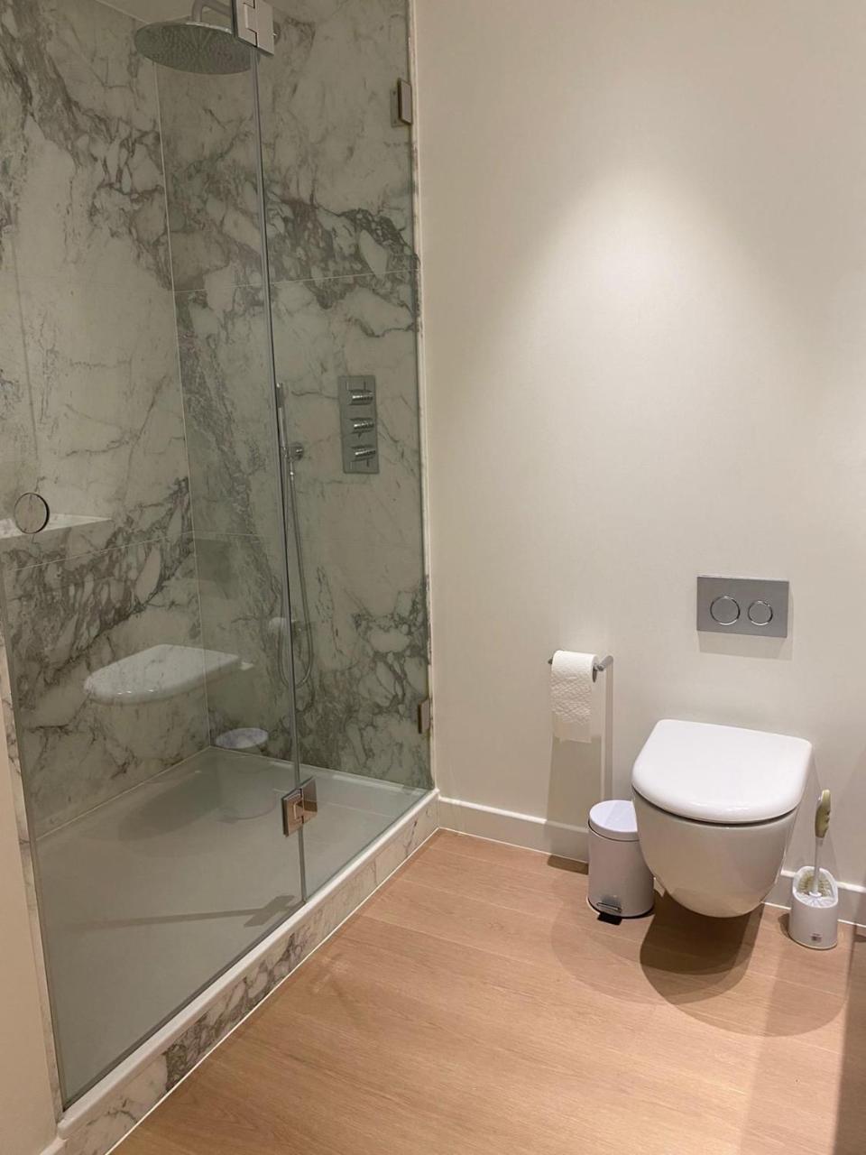 Beautiful 2 Bedroom Apartment Greenwich Apartment Overlooking the O2 Arena 1