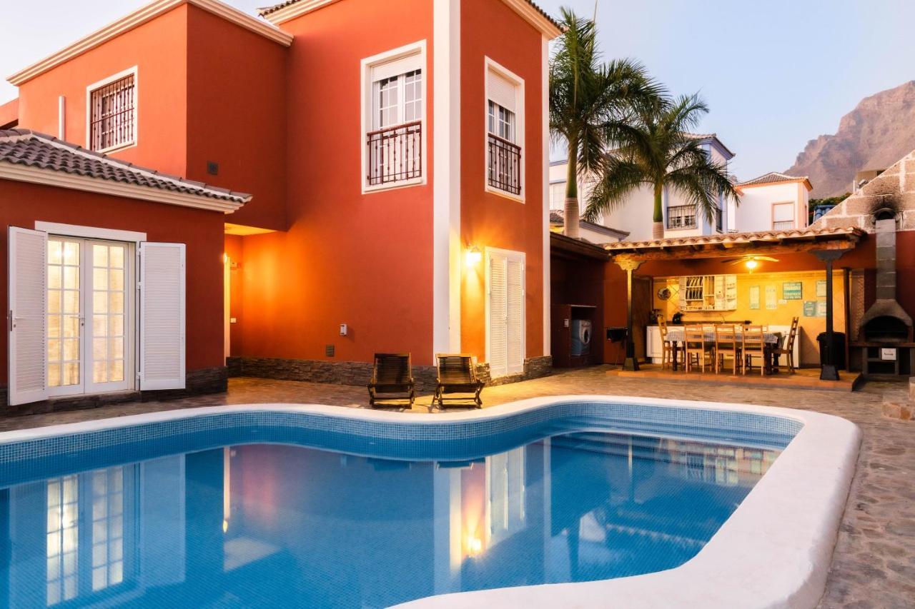 Villa Chloe Costa Adeje Tenerifesummervillas Giant Private Pool 11 Meters Long 1