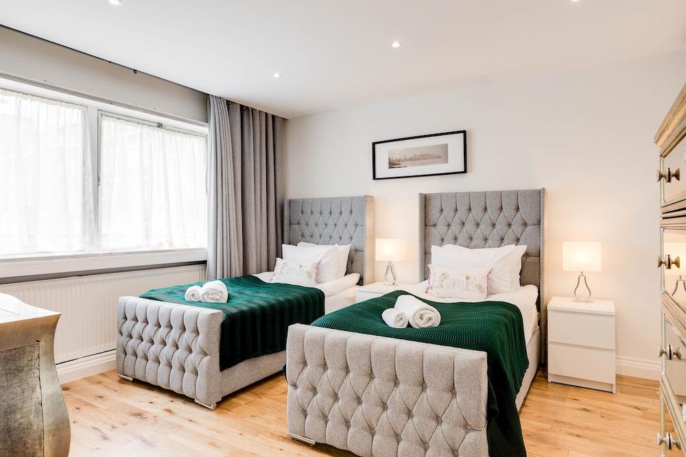 4-Bedroom Villa on Marble Arch 1