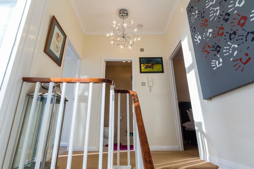 Luxury Villa 6-Bed Next To Marble Arch 2