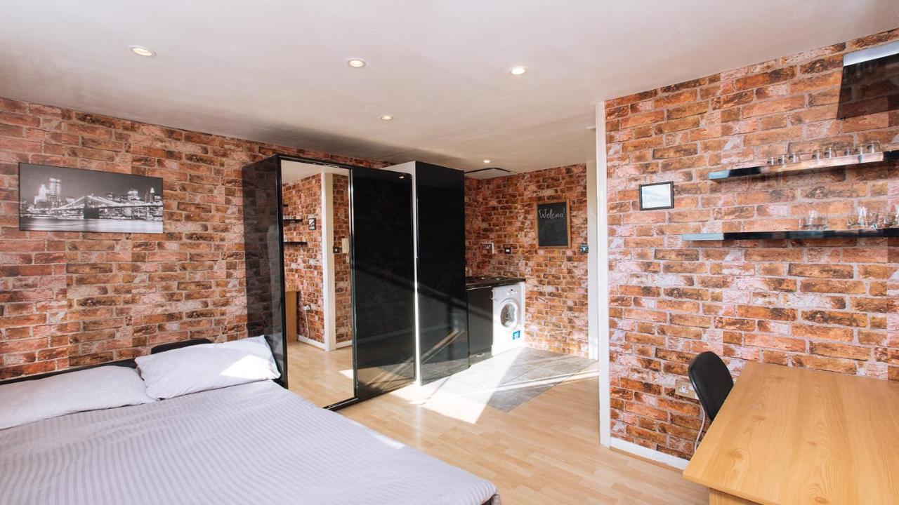 Studio Flat in Paddington Central London Zone 1 1