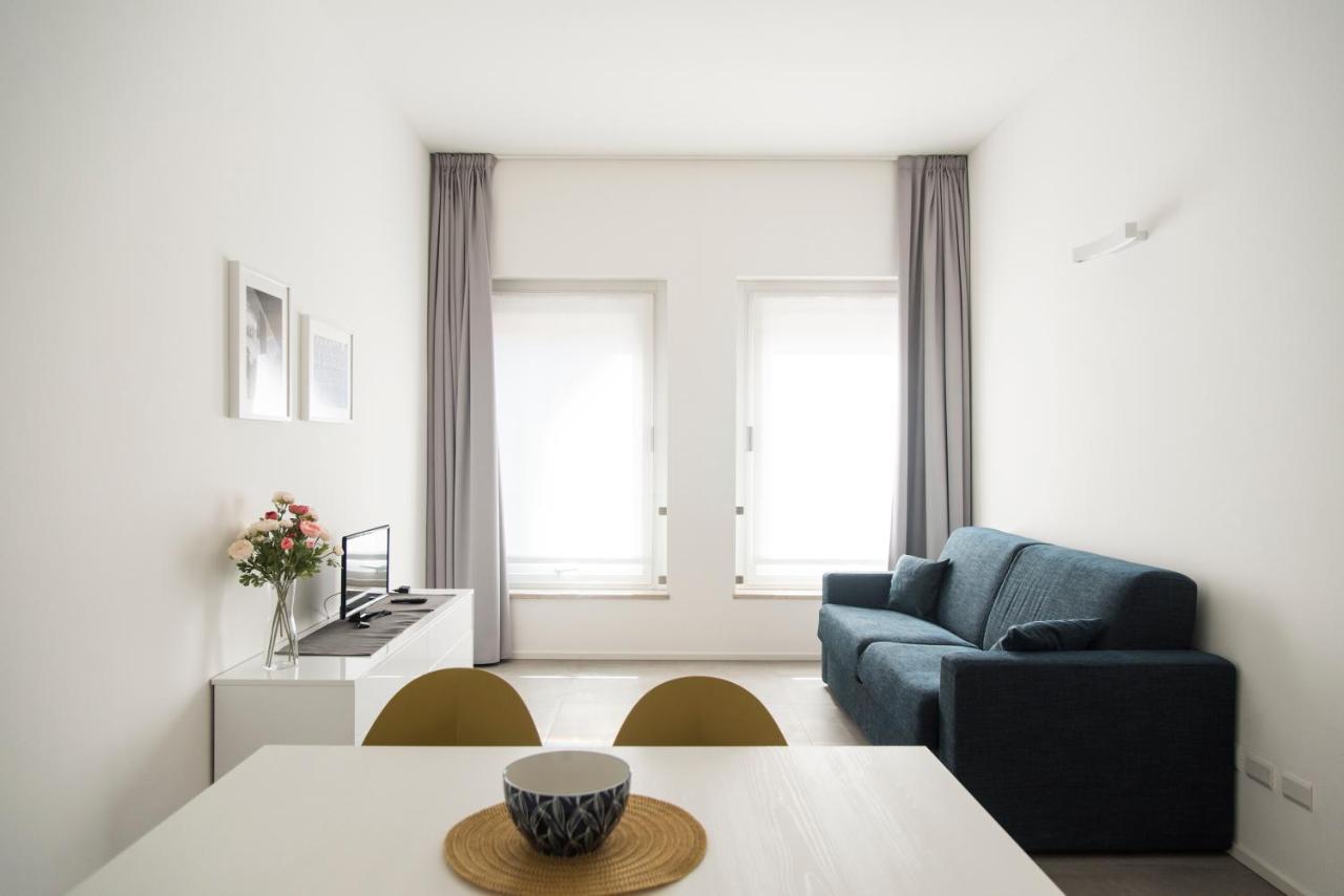 Youhosty - Meravigli R2 Big 16