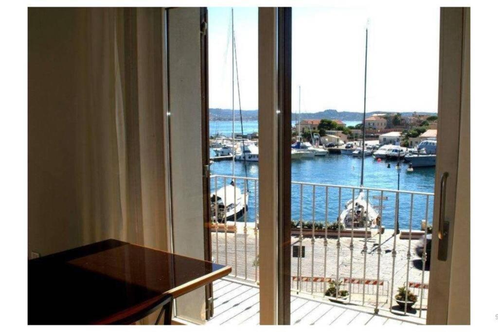 Maison Sur L'ancien Port, la Maddalena 1