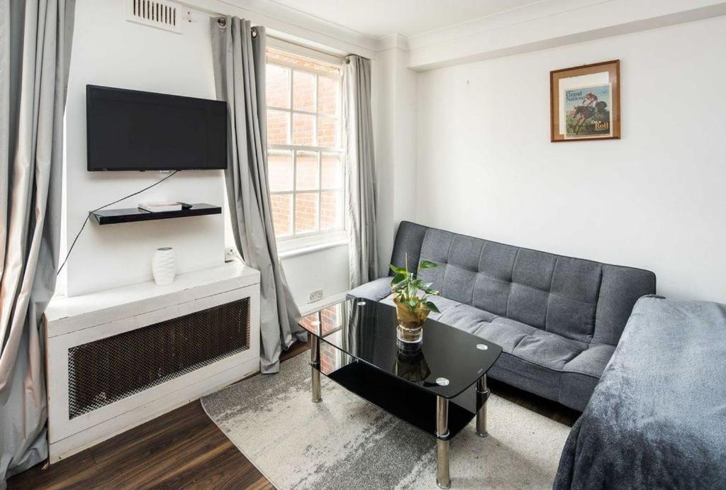 Edgware Road Apartment 2
