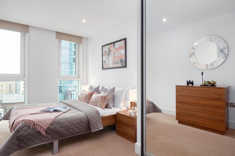 One Bedroom Apartment in Aldgate 2