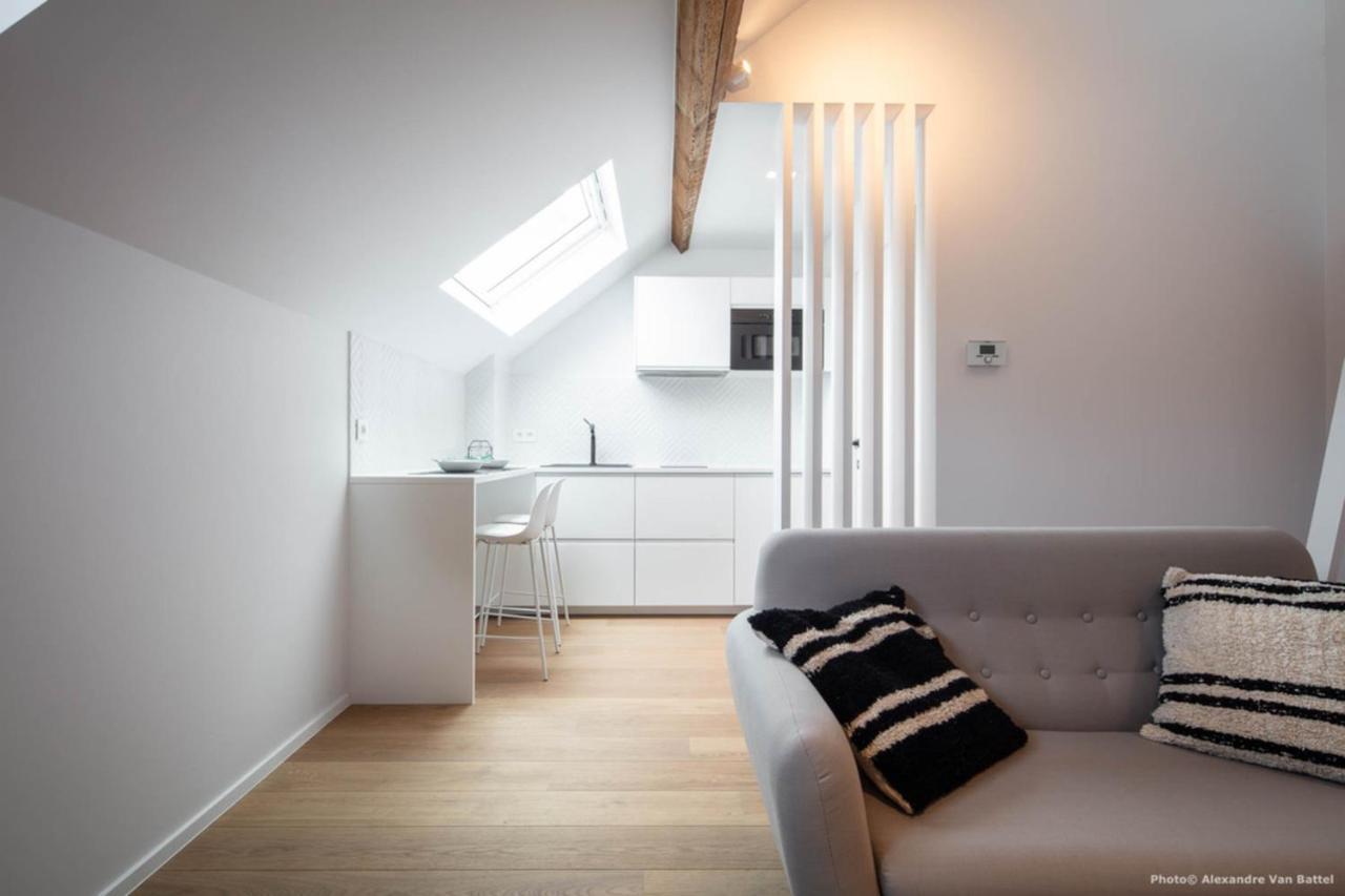 Studios Fully Equipped Near Place Stephanie 1