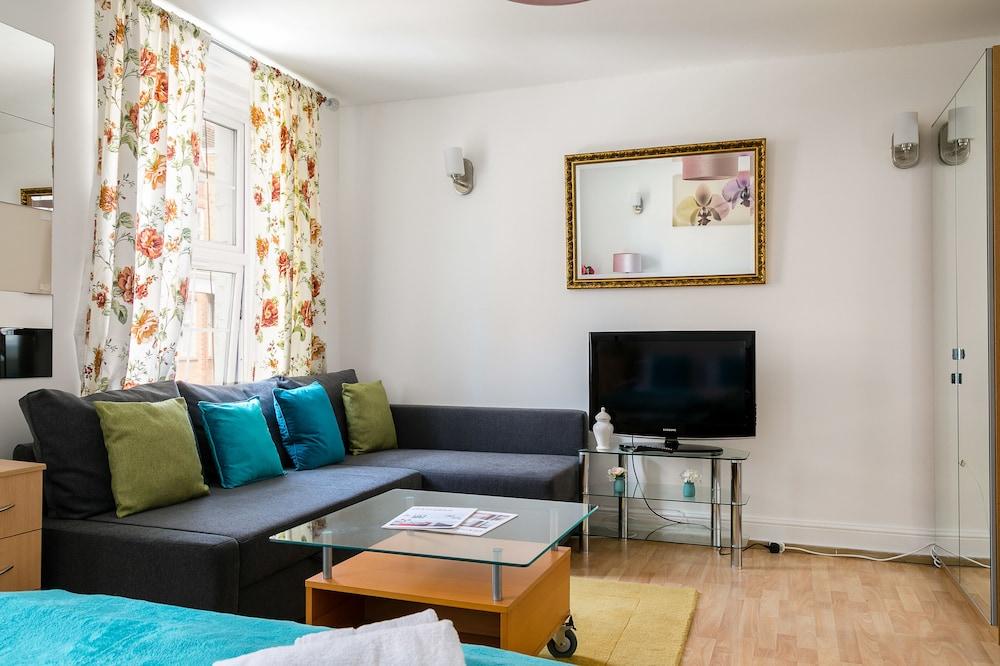 Picktheplace Crawford Place Suites