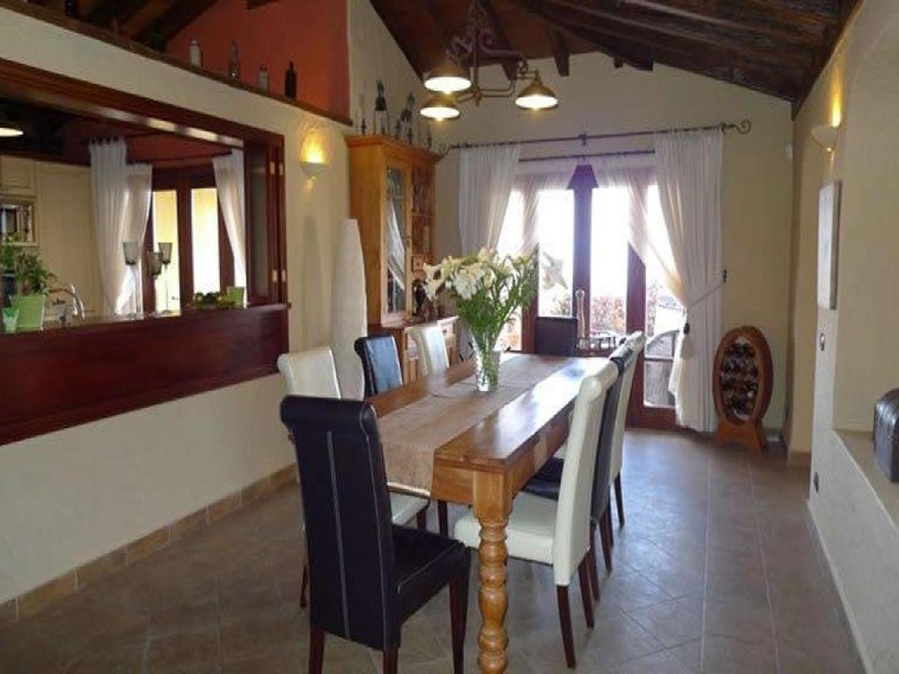 Finca Toredo Large Heated Pool,Hot Tub,Bar/Games Room,Gym,Cave, Free Wifi 2