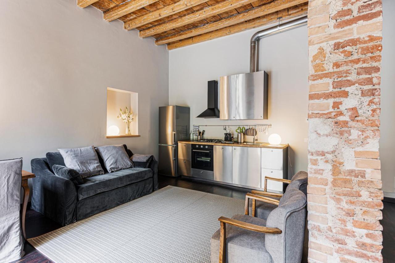Stylish Milanese Studio - Via Cirillo 1