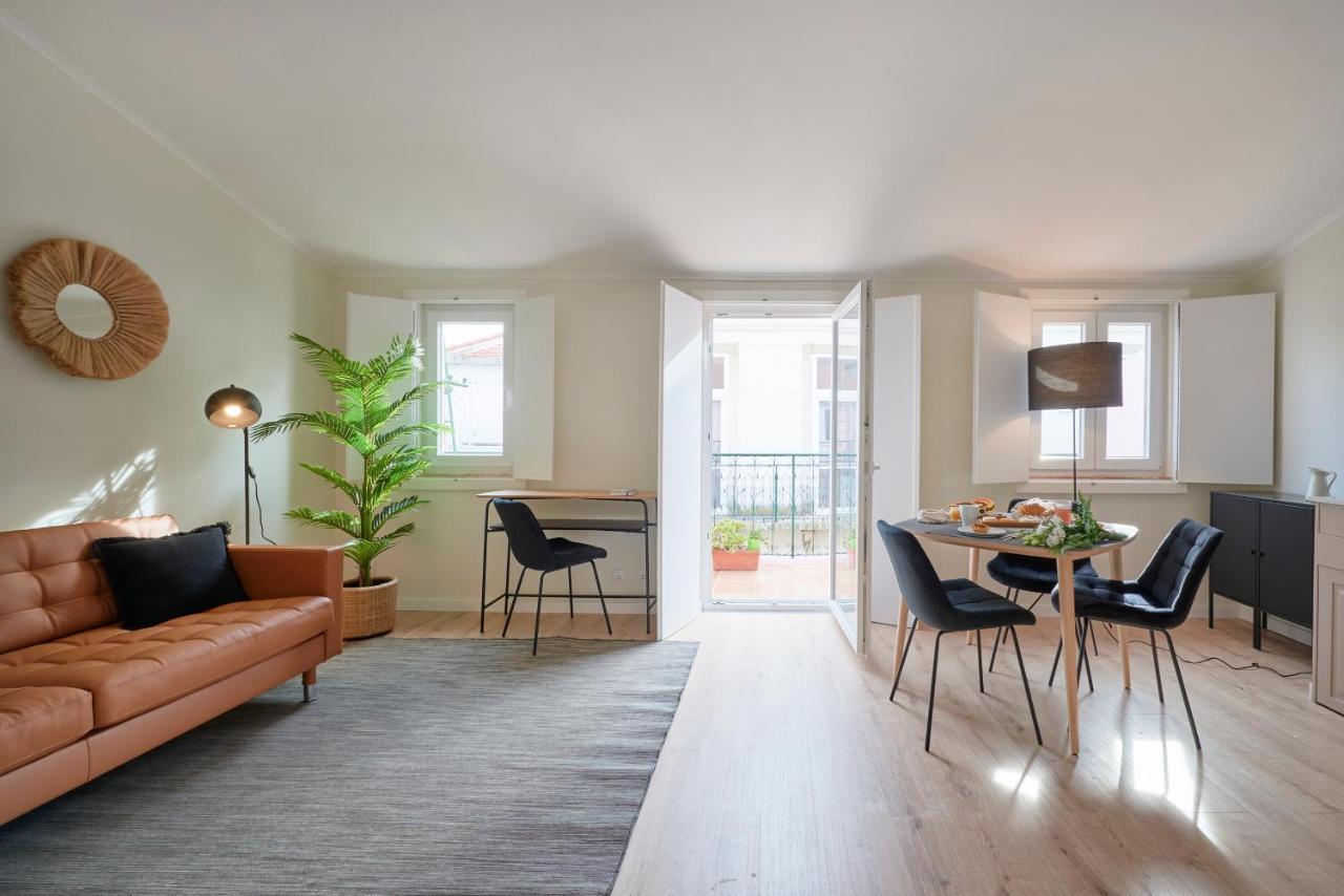 Fantastic Apartment with Balcony in Bica 1