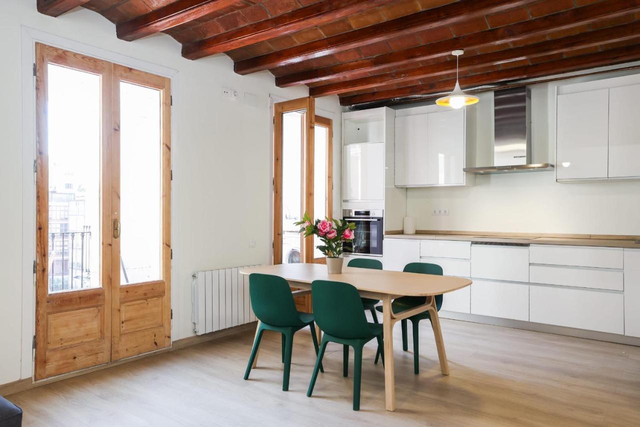 Huge And Modern 4 Bedroom Apartment Next To Paseo de Gracia (Adults Only)