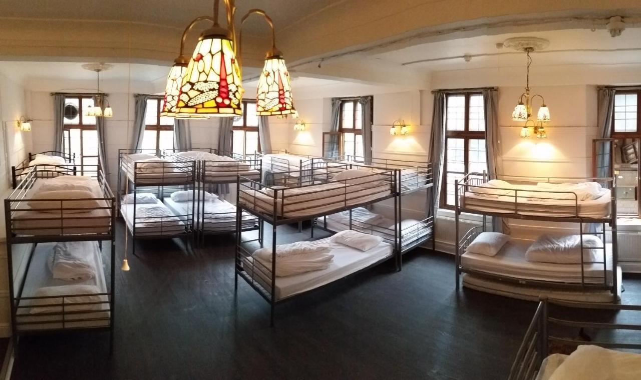 The Walrus Bar And Hostel (Adults Only)