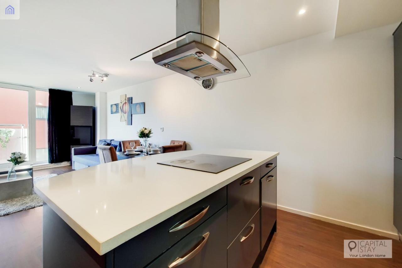 Two Bed Serviced Apartment by London Docklands 1