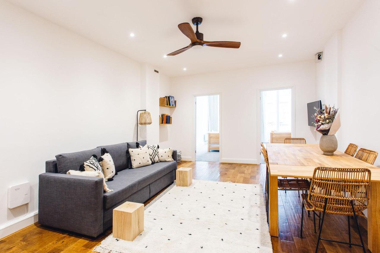 2 Bedroom Apartment Right on Trafalgar Square