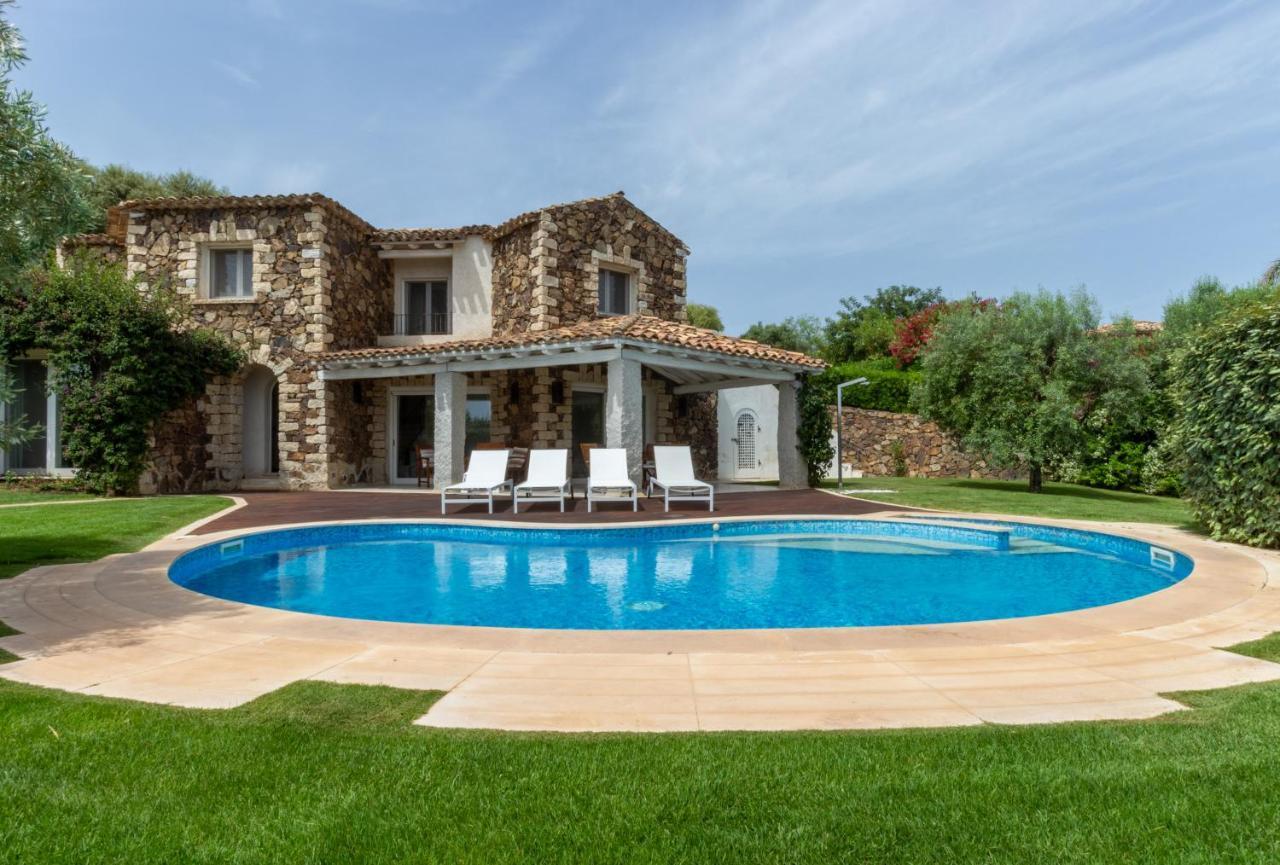 Villa Ulivo Con Piscina E Giardino Privato a 500 Mt Dal Mare