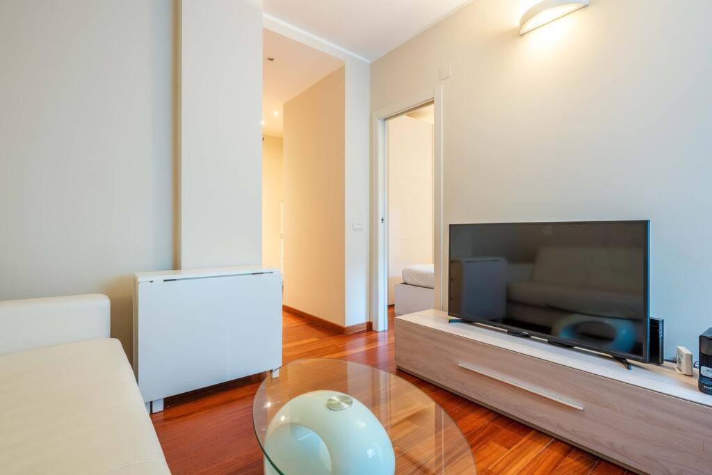 Fully Furnished Flat Arco Della Pace by Easylife 1