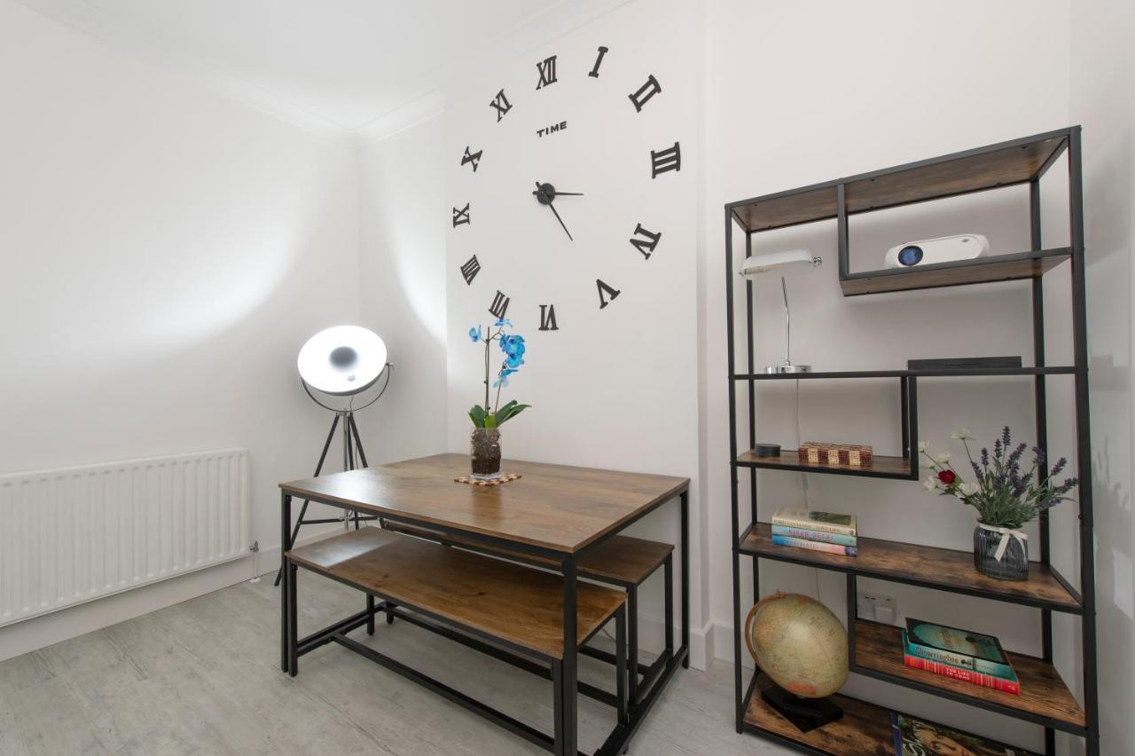 Tower Bridge Exclusive Two Bedroom Apartment 1