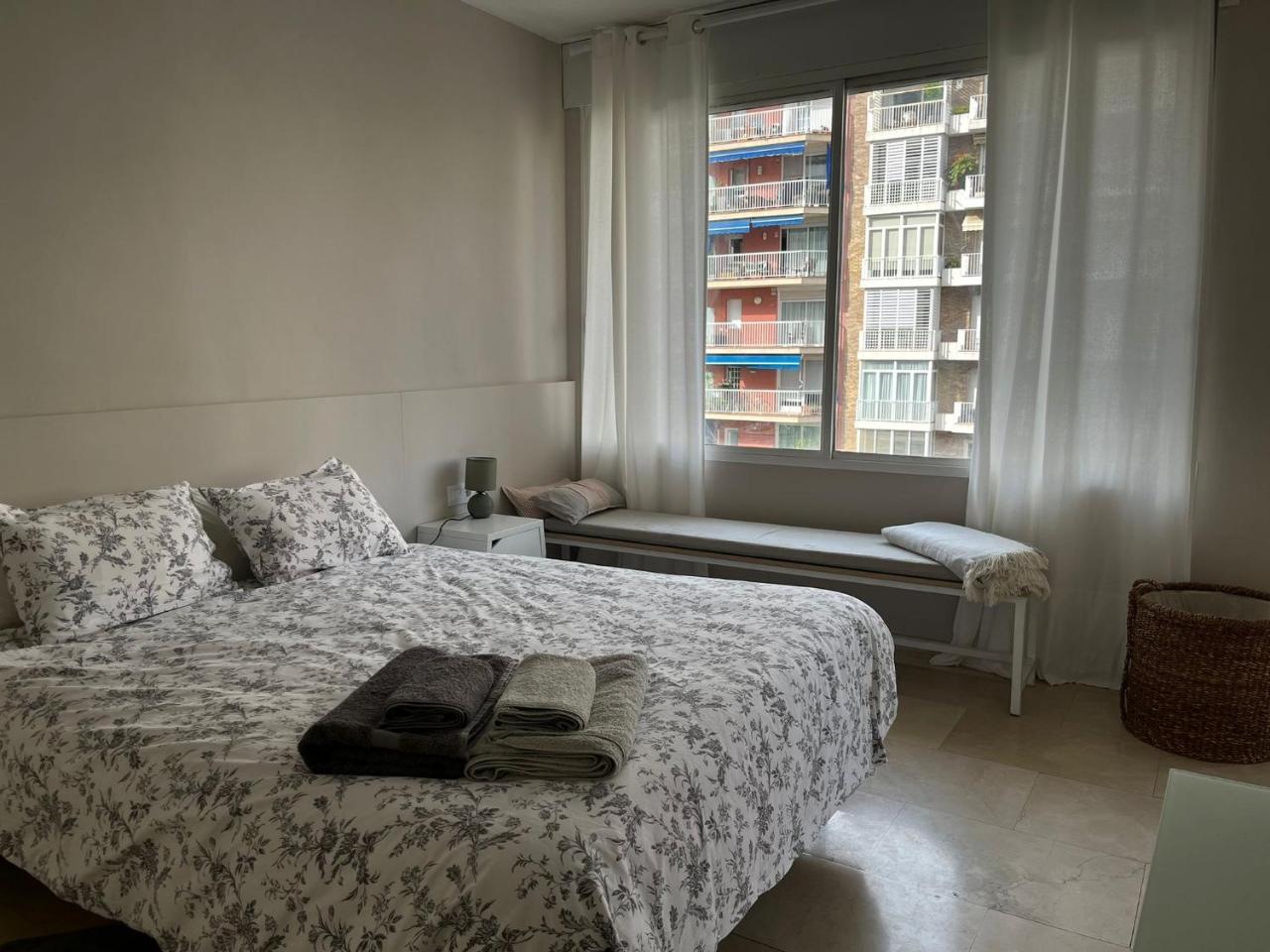 Precioso Y Tranquilo Apartamento Zona Alta Diagonal Barcelona 2