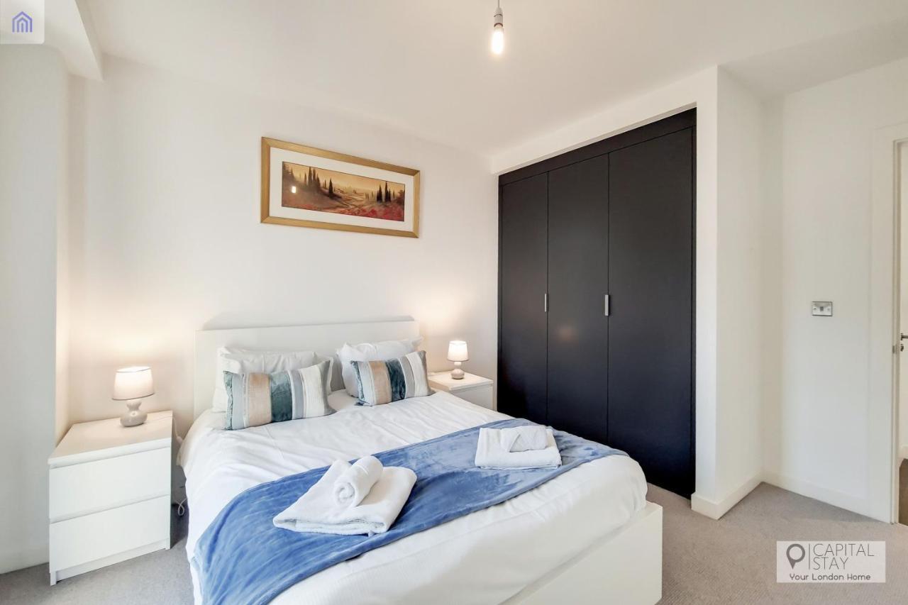 Deluxe One Bed Apartment by London Excel