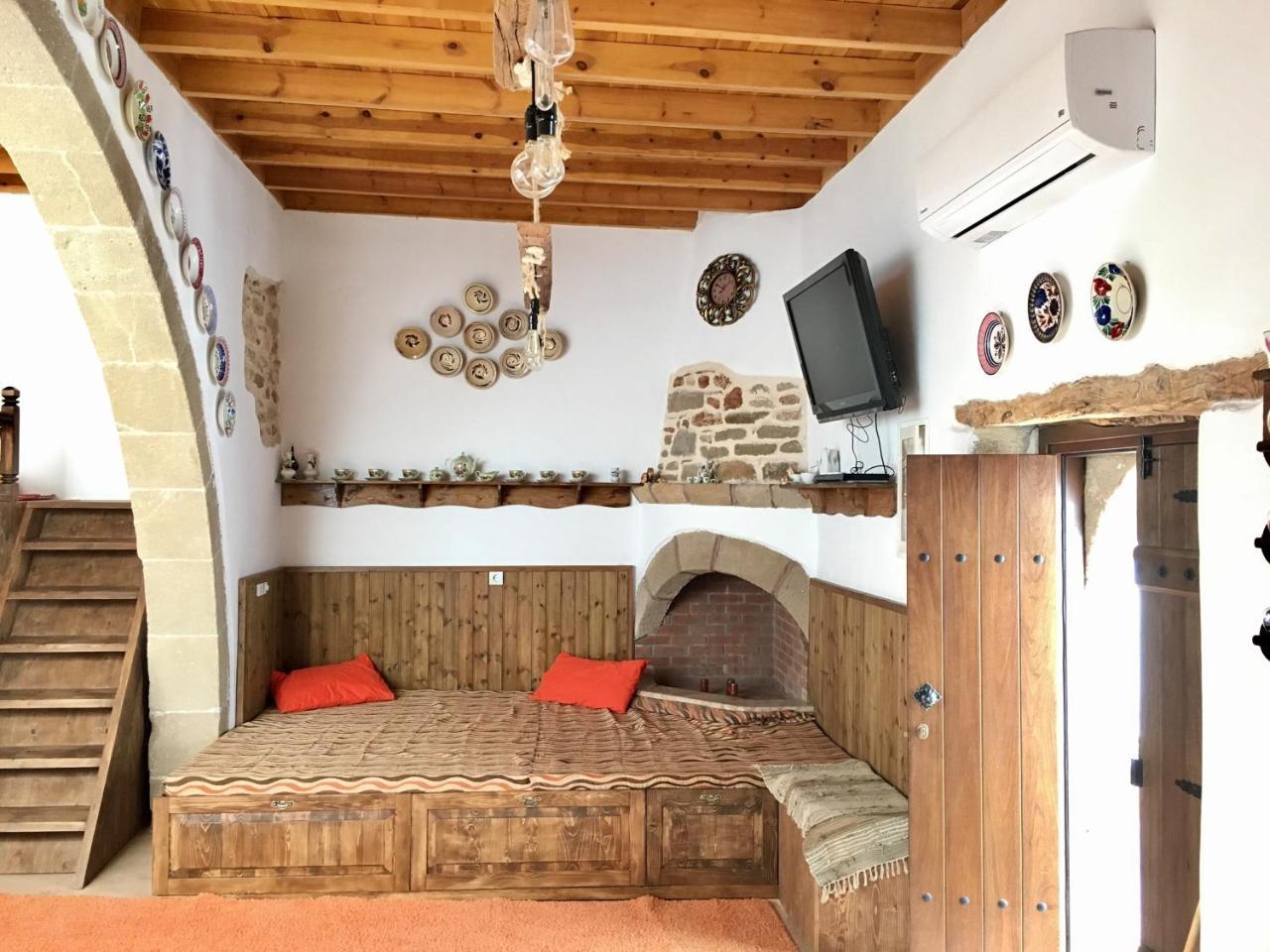 Anemos Traditional Villa 2