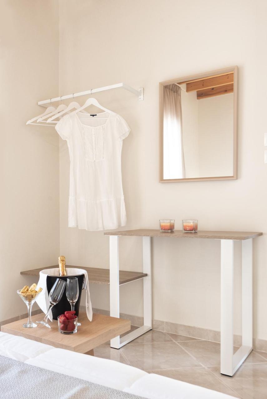 Anastasios House Stegna 1