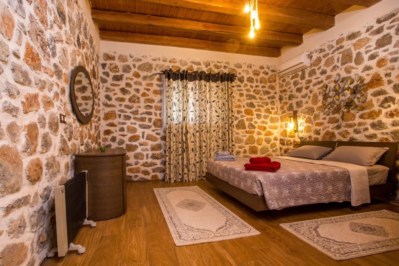 Villa in the Woods 1