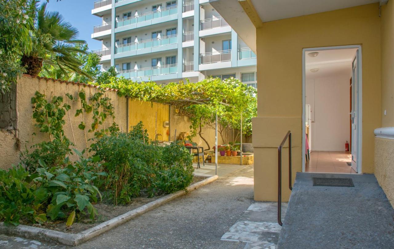 Garden House Elli Beach 2 Min