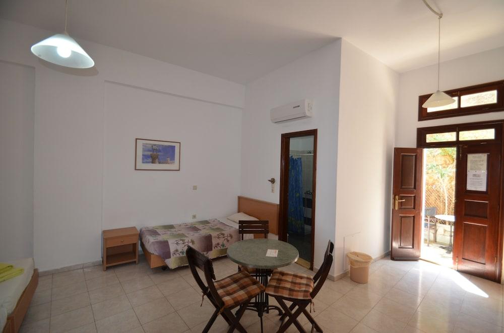 Philippos Studios & Apartments 2