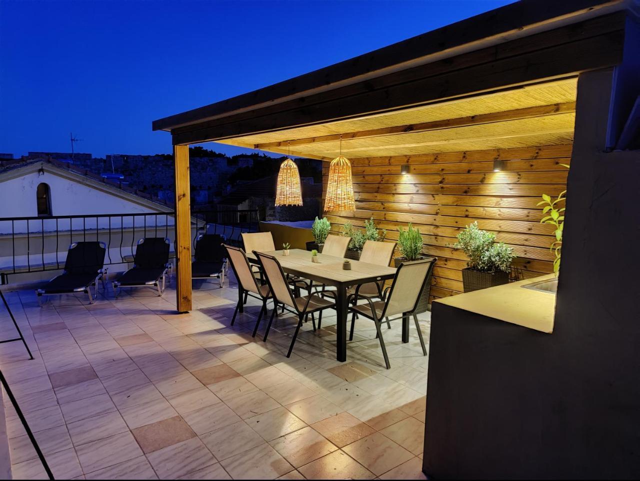 A Unique 3-4 Bedrooms House in Old Town