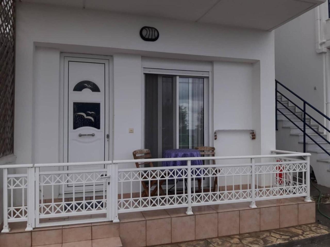 Albatros Suite Stegna Beach