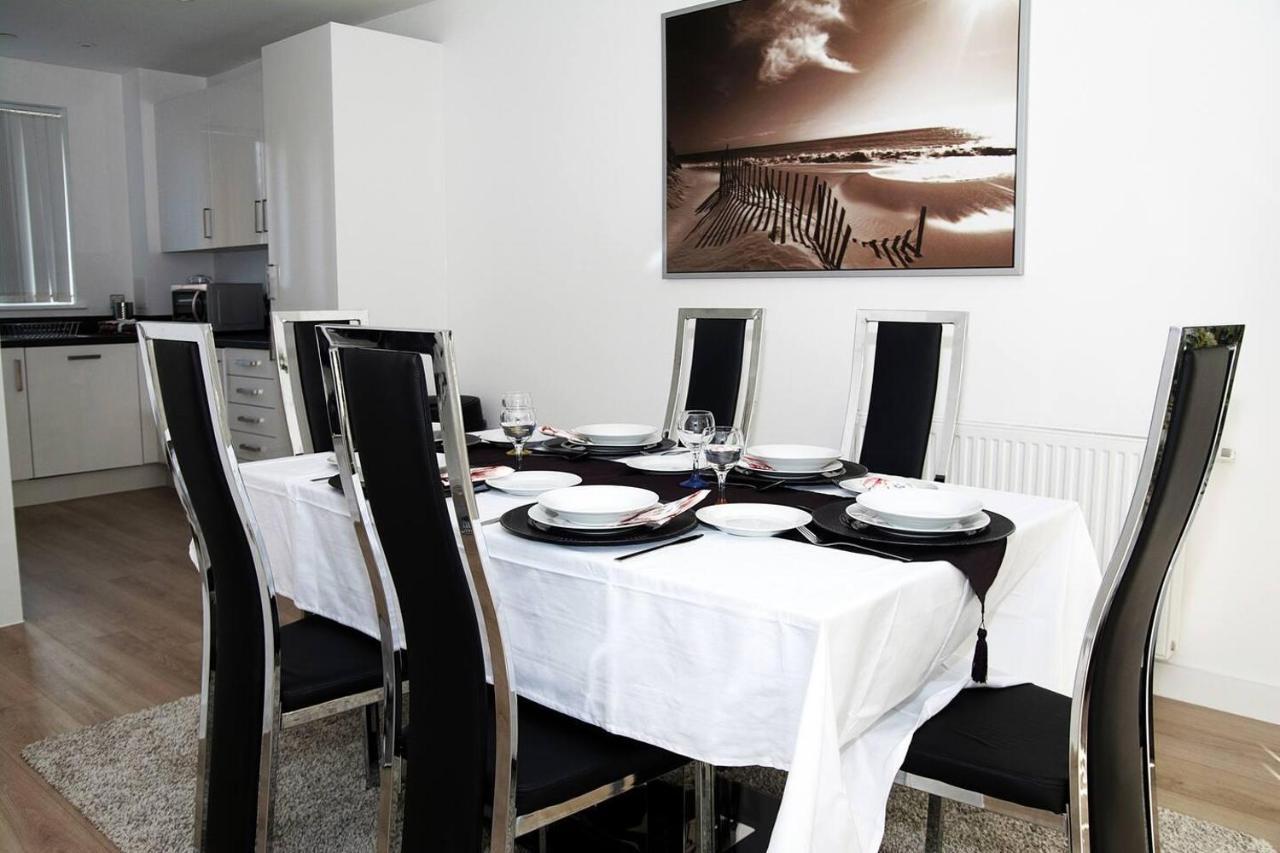 Charming 3-Bed House in East Central London 1