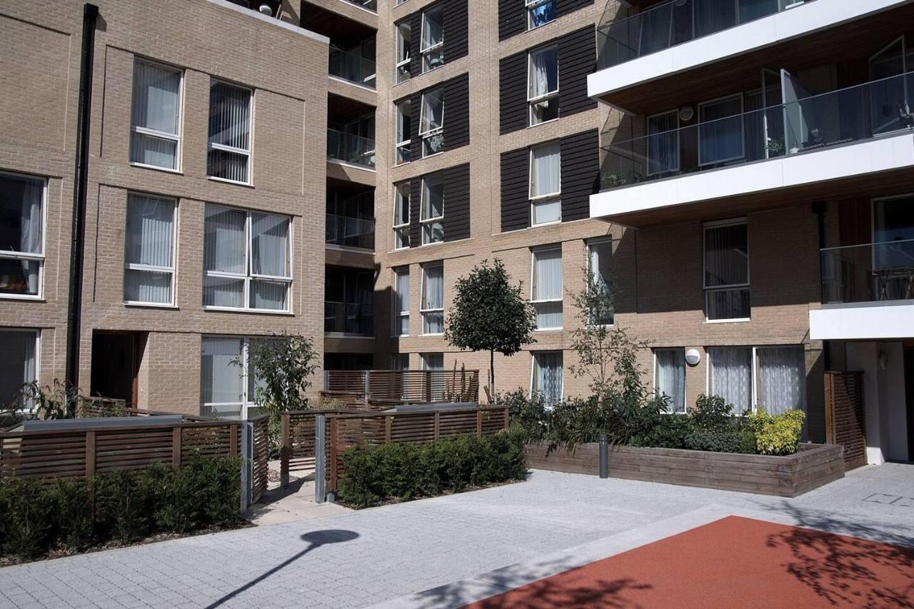 Charming 3-Bed House in East Central London 2