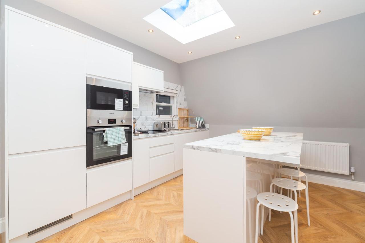 Stunning Hyde Park Apartments 1