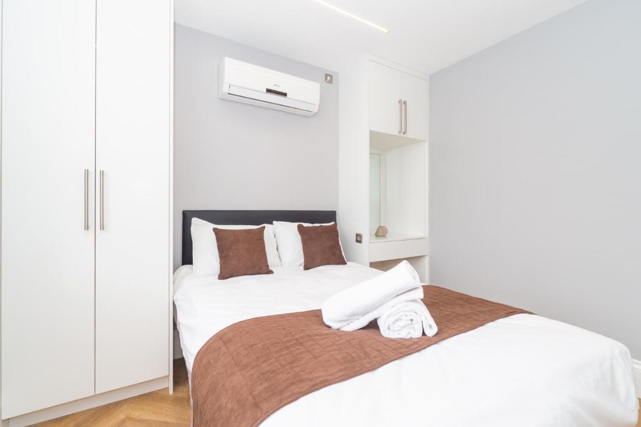 Stunning Hyde Park Apartments 2