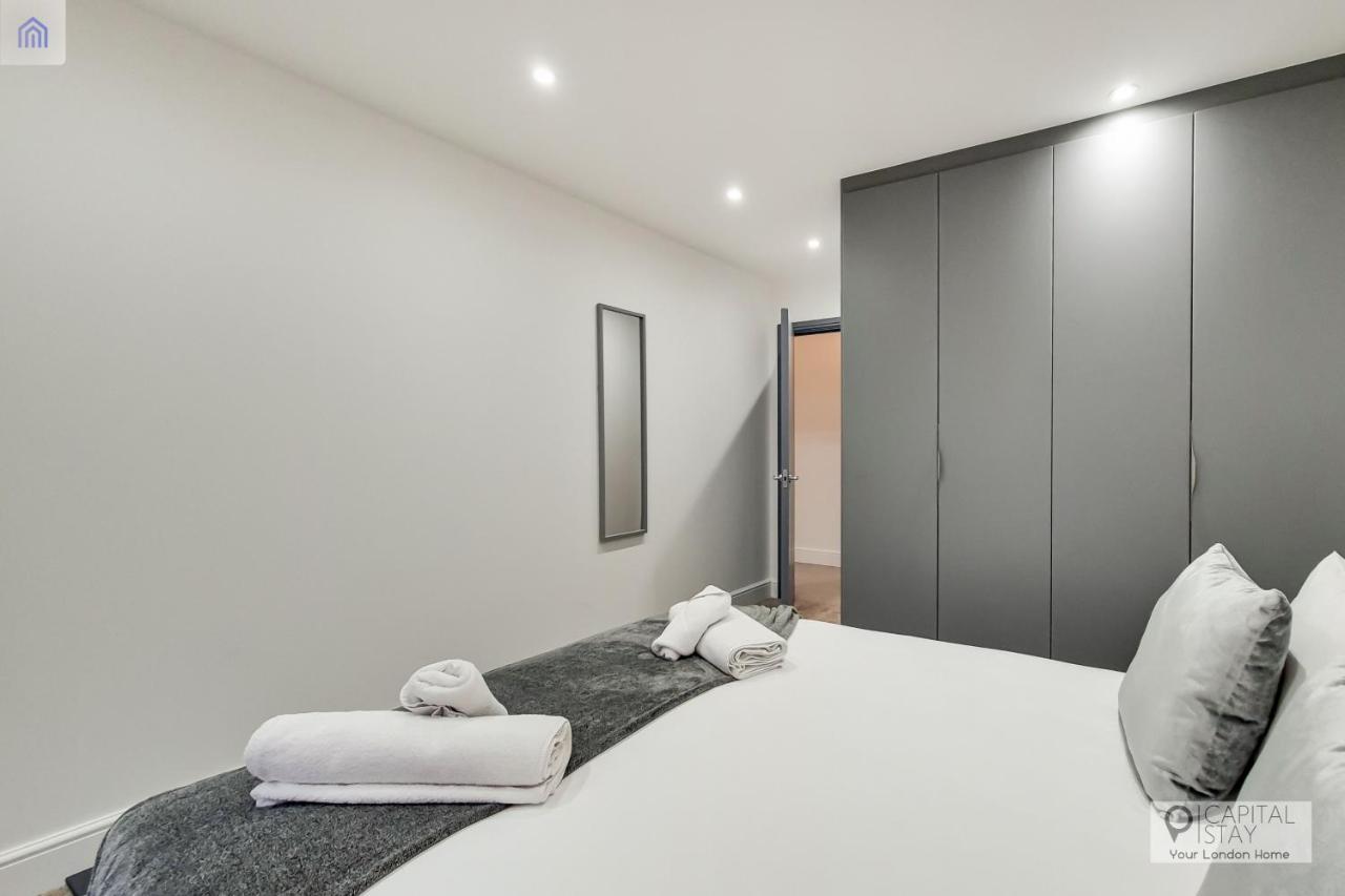 Stylish Three Bedroom Apartment by London Excel 2