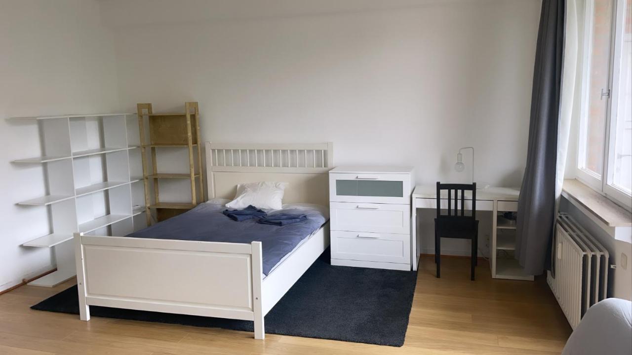 Flat Beautiful And Quiet with Terrace & Working Desk 2