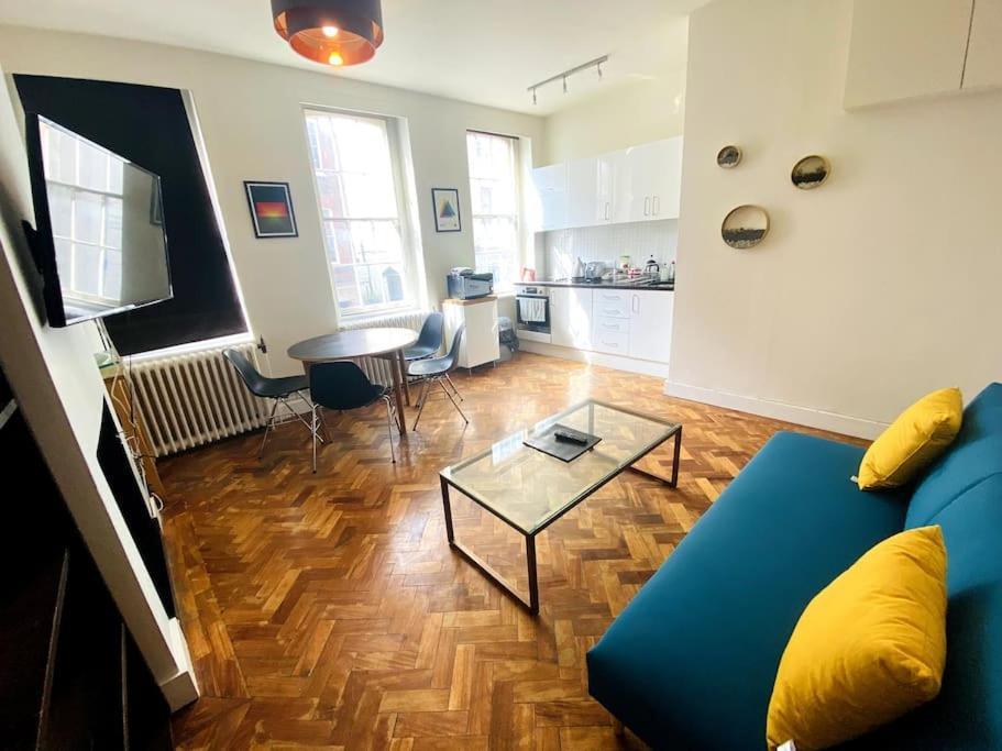 Dynamic in Dean Street