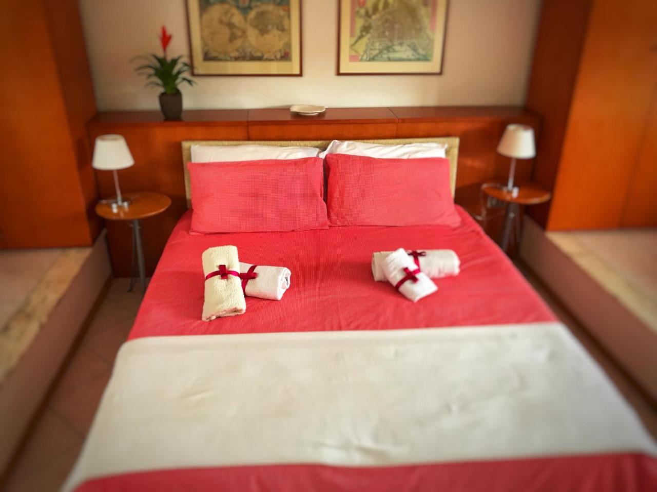 Bosa Apartments " Exclusive Apartments on the River" 1