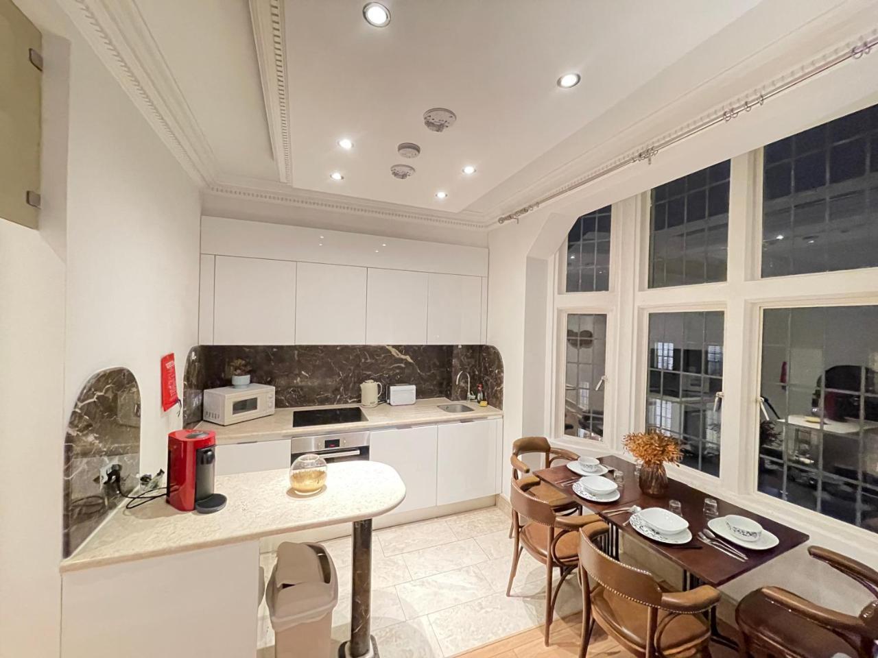 Lovely 2bedroom Flat in Hyde Park 1