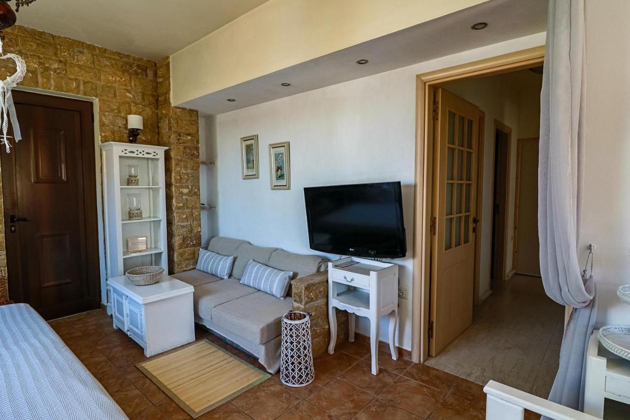 Evi's Afandou Suite 2