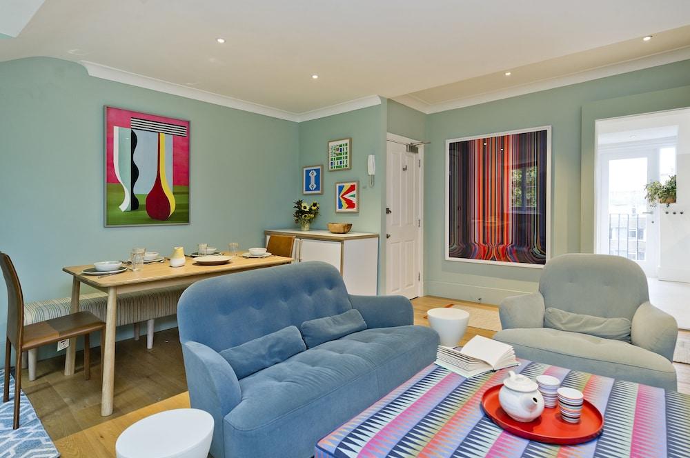 Stunning Bayswater Apartment Near Hyde Park by Underthedoormat