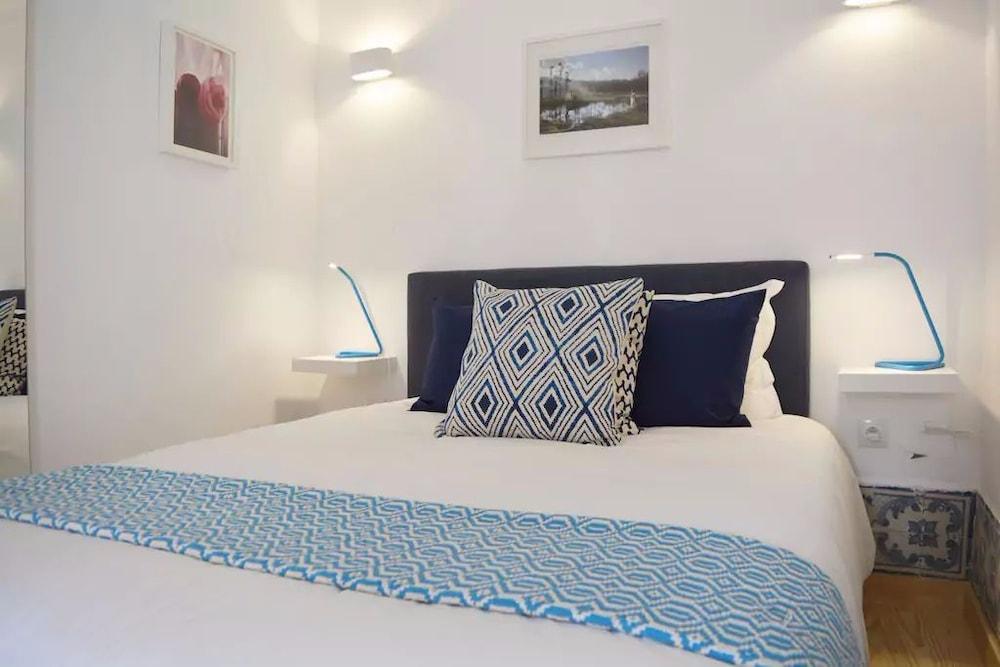 Chiado Blue by Homing 1