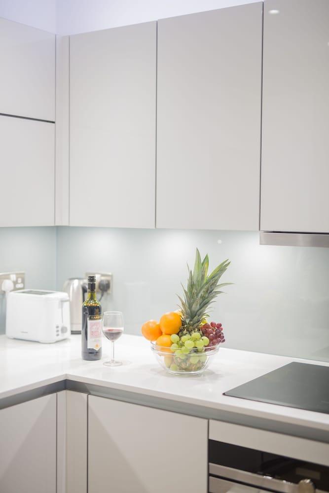 Canary Views One Bed And Bath Apartment 1