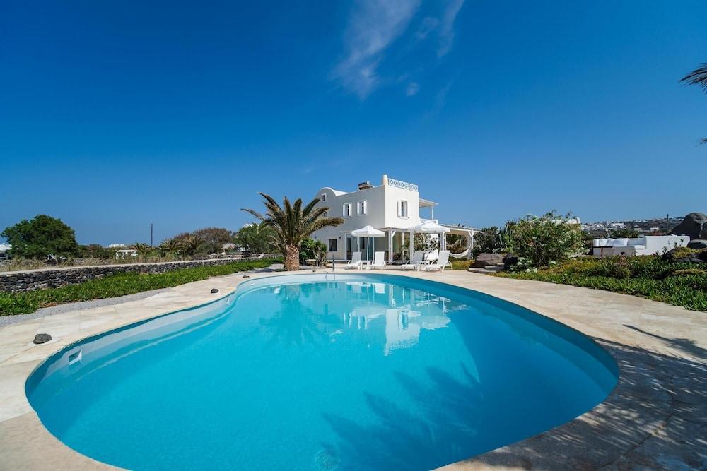 Villa Celma in Santorini 1